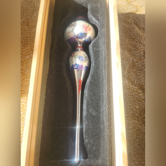 Finial Blown Glass Museum Thomas Series Tree Topper in Wooden Box - Picture 4 of 5